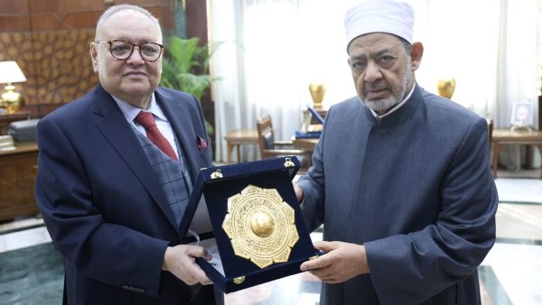 شيخ الأزهر يستقبل رئيس مجلس الدولة والوفد المرافق لسيادته بمشيخة الأزهر 