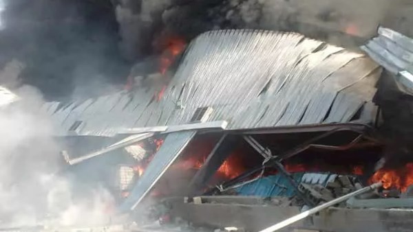 جانب من الحريق 