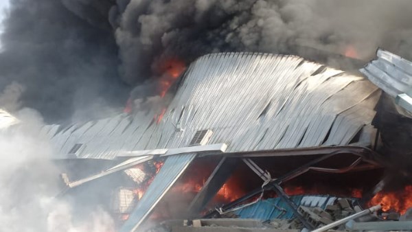 جانب من الحريق 