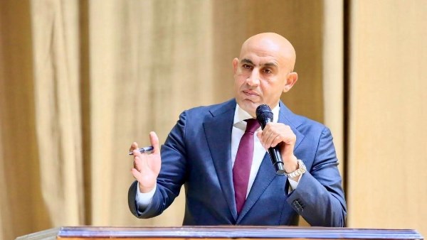 محمد عبد اللطيف وزير التربيية والتعليم