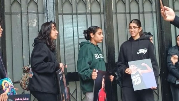 أصدقاء السباح يوسف 