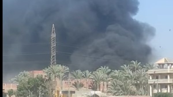 جانب من الحريق 