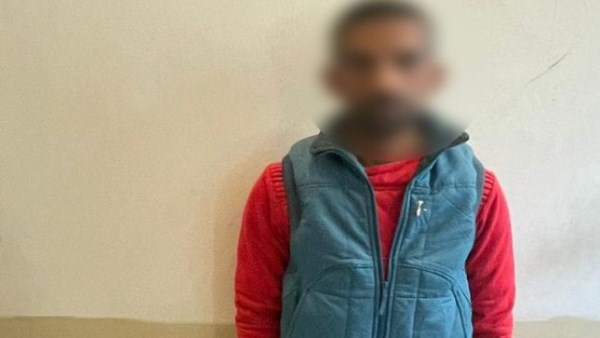 القبض على شخص يجمع بطاقات الناخبين بالإسكندرية