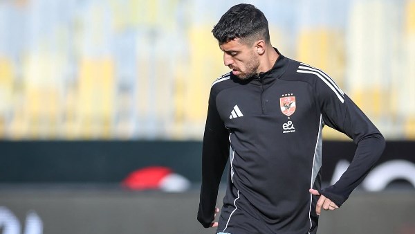 اشتكى من آلام بالركبة.. لاعب الأهلي يكتفي بتدريبات تأهيل في «الجيم»