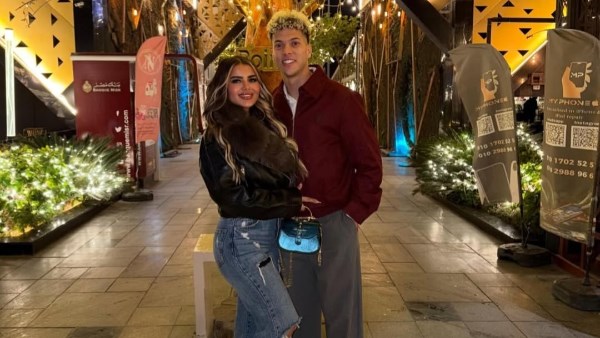 امام عاشور وزوجتة