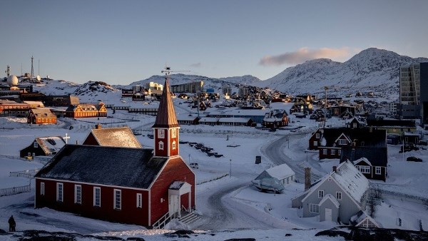 رئيس وزراء جرينلاند: الائتلاف الحكومي لا يقبل استيلاء الولايات المتحدة على الجزيرة 