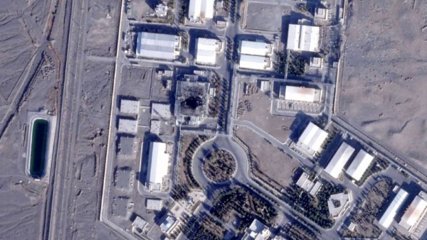 صور أقمار صناعية ترصد نشاطا جديدا في مواقع نووية إيرانية