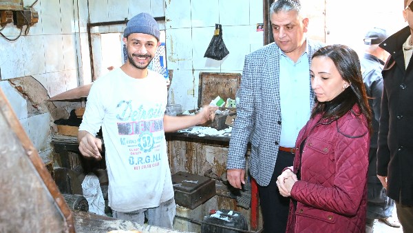 محافظ البحيرة تقود حملة رقابية مفاجئة على المخابز والأسواق محافظ البحيرة تقود حملة رقابية مفاجئة على المخابز والأسواق