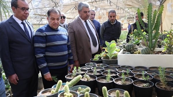 رئيس جامعة قنا يفتتح المجزر الآلي للدواجن ومشتل نباتات الزينة بالجامعة