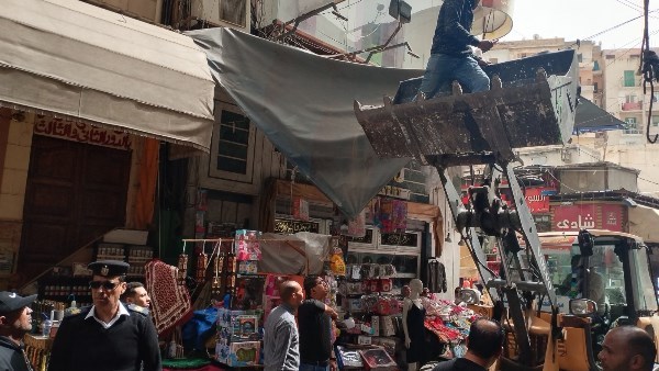  إزالة الاشغالات والإعلانات المخالفة التي تحجب الرؤية