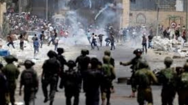 إصابات بالاختناق خلال مواجهات للفلسطينيين مع الاحتلال بمخيم العروب