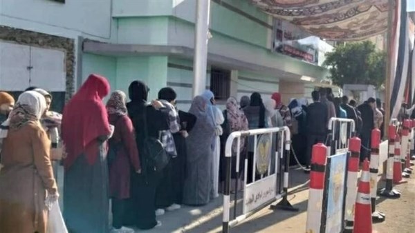انتظام عمل اللجان الانتخابية فى اليوم الثانى لجولة الإعادة بالدائرة الثانية بالوادي الجديد