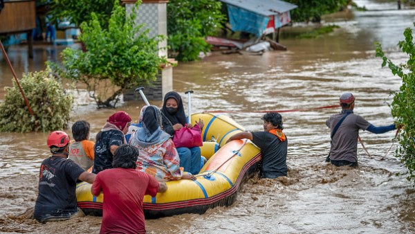 أندونيسيا: فيضانات شمال سولاويزي تسفر عن 14 وفاة و4 مفقودين