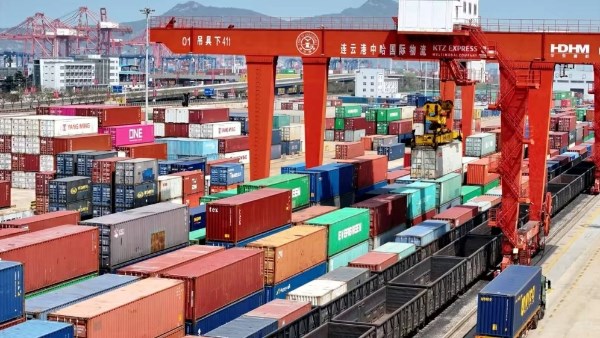 فائض تجاري قياسي للصين يقترب من 1.2 تريليون دولار في 2025 رغم ضغوط ترامب التجارية