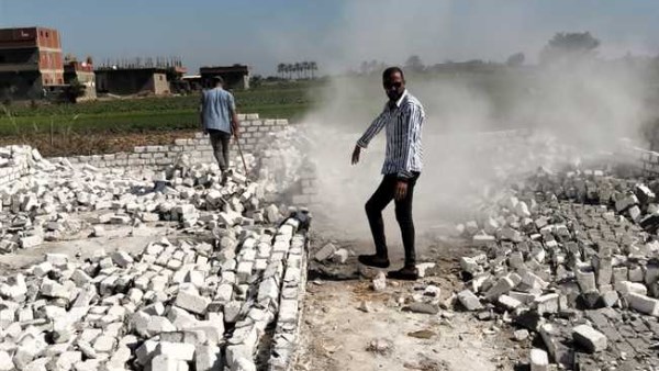 ازالة 7 حالات تعد علي اراضي زراعية بحي وسط الاسكندرية