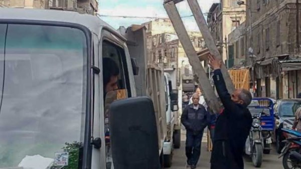 محافظ الإسكندرية يوجّه رؤساء الأحياء بتكثيف حملات إزالة الإشغالات والتعديات في جميع الأحياء