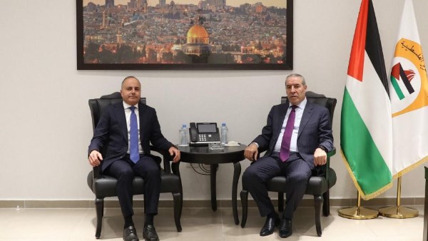 سفير مصر في رام الله يؤكد لنائب الرئيس الفلسطيني الدعم الكامل للسلطة الوطنية الفلسطينية