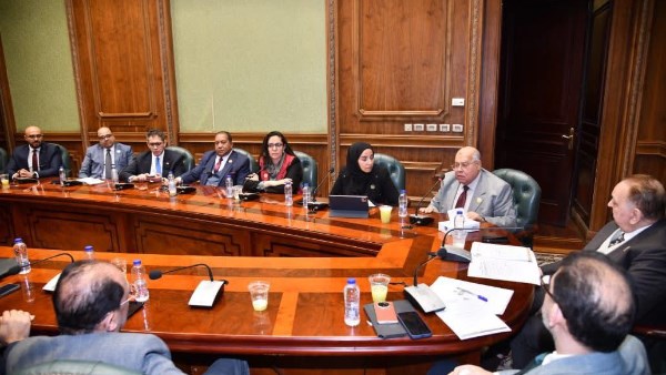 لجنة التعليم والإتصالات بمجلس الشيوخ 