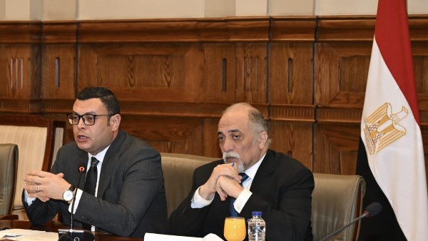 وزير الإسكان 