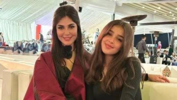 رانيا منصور وابنتها