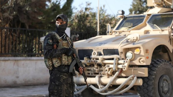 قسد تؤكد التزامها بوقف إطلاق النار مع دمشق وبدء تنفيذ تفاهمات الدمج