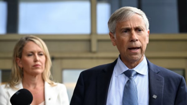 محامي مؤسس موقع ويكيليكس