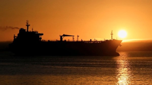 احتجاز ناقلة النفط أولينا