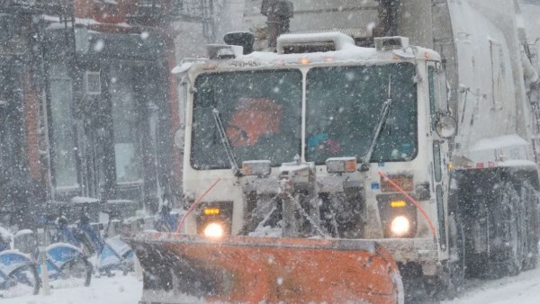 نصائح بتخزين الأغذية والأدوية.. إعلان الطوارئ في نيويورك بسبب عاصفة ثلجية