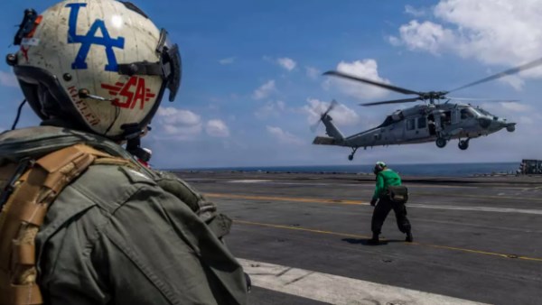 الأسطول الأمريكي المتجه إلى إيران