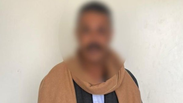 القبض على شخص يوجه الناخبين بأسوان