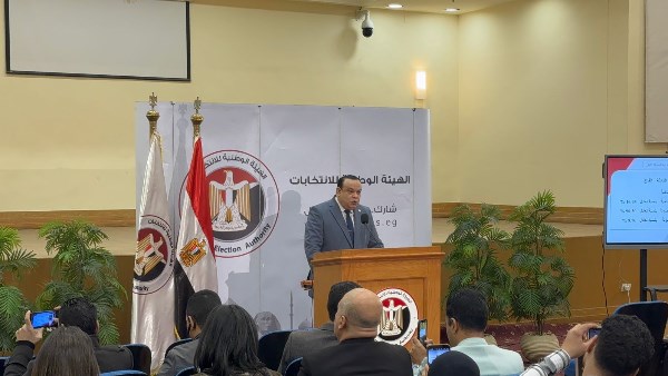 القاضي حازم بدوي خلال المؤتمر .