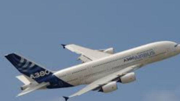 في مكان حساس.. حكاية سيدة المطار الجديدة أخفت ربع كيلو حشيش بطريقة غريبة