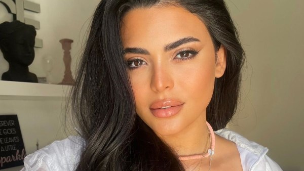 الفنانة أسماء جلال 