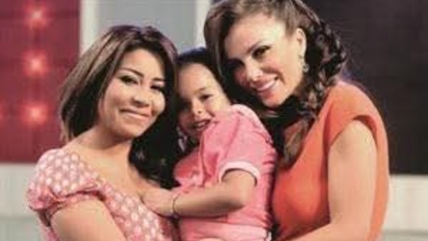 نيكول سابا و شريين عبد الوهاب 