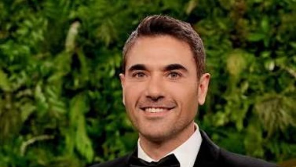 النجم أحمد عز 