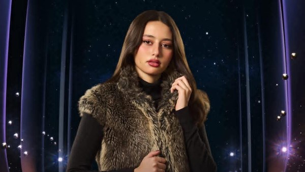 الفنانة لينا صوفيا 