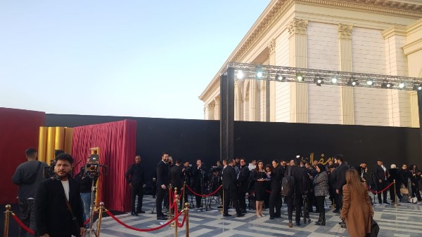 الصور الأولى.. استعدادات ضخمة للإعلان عن قائمة مسلسلات الشركة المتحدة رمضان 2026