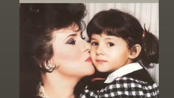 دلال عبدالعزيز ودنيا سمير غانم 