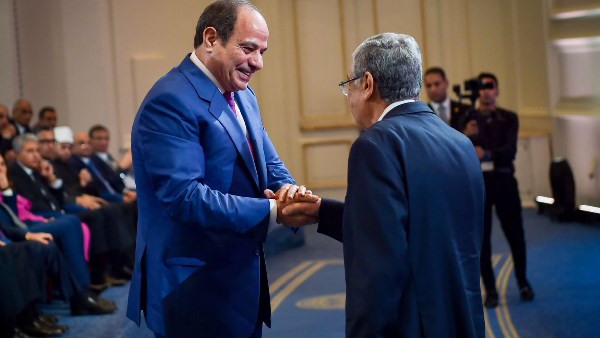 الرئيس السيسي ومحمد شاكر 