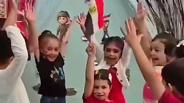 احتفال اطفال في الحضانة بانتصار حرب اكتوبر