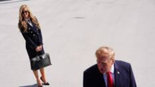 ترامب يقيل المتحدثة باسم البيت الأبيض 