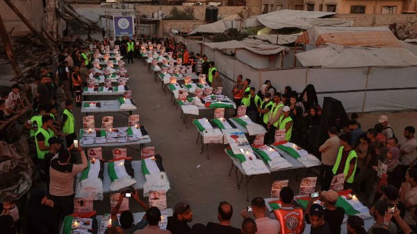 تشييع جثامين 75 شهيدًا في غزة.. و8 آلاف جثمان لا تزال تحت الأنقاض