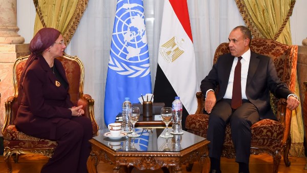 وزير الخارجية يلتقي السكرتير التنفيذي لاتفاقية الأمم المتحدة لمكافحة التصحر