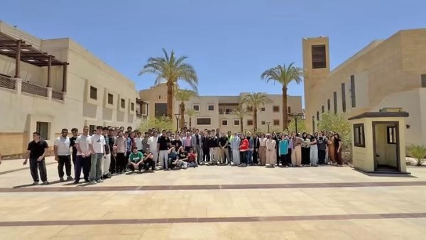 الدكتور عبدالعزيز قنصوة