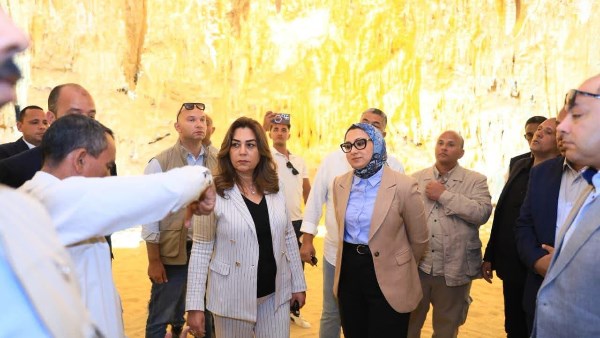  الدكتورة منال عوض
