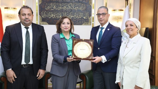 الدكتور أحمد الأنصاري