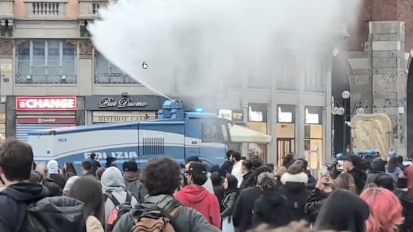 احتجاجات في ميلانو