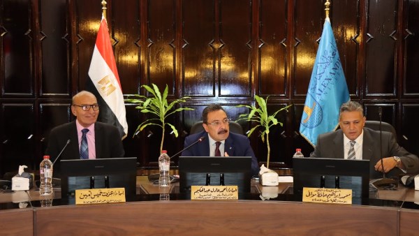 رئيس جامعة الإسكندرية