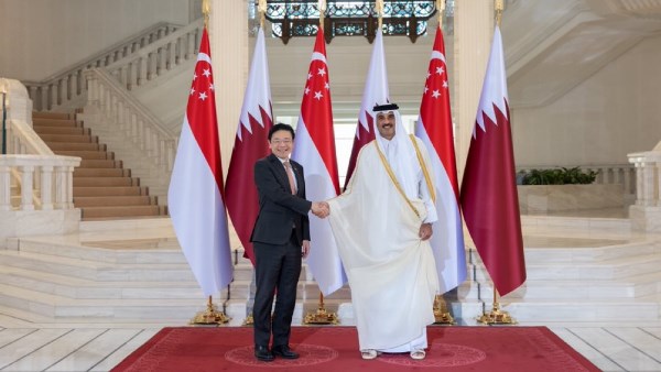  أمير قطر الشيخ تميم بن حمد آل ثاني، ورئيس الوزراء وزير المالية في سنغافورة