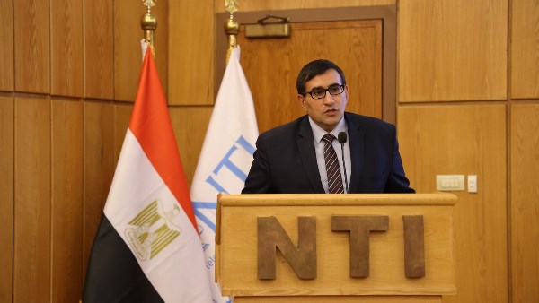  الدكتور أحمد خطاب